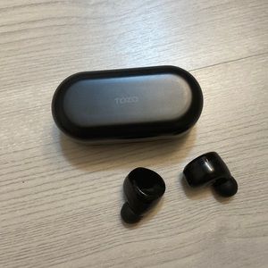 NWOT TOZO Black Wireless Earbuds